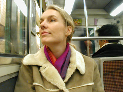 In de metro, op weg naar een goedkope bric  brac.