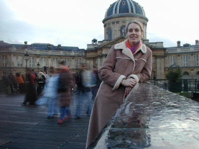 Een van de vele nieuw-uitziende bruggen over de Seine.