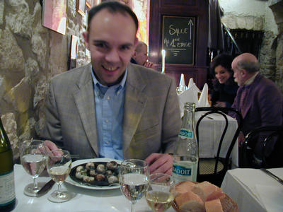 Geen bezoek aan de Fransen is compleet zonder een bordje ongedierte. Het is inmiddels de avond van 31 december.