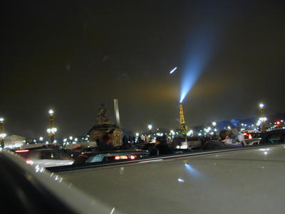 5 na middernacht, wie zou het licht in de Eiffeltoren vanavond ook alweer uitdoen?